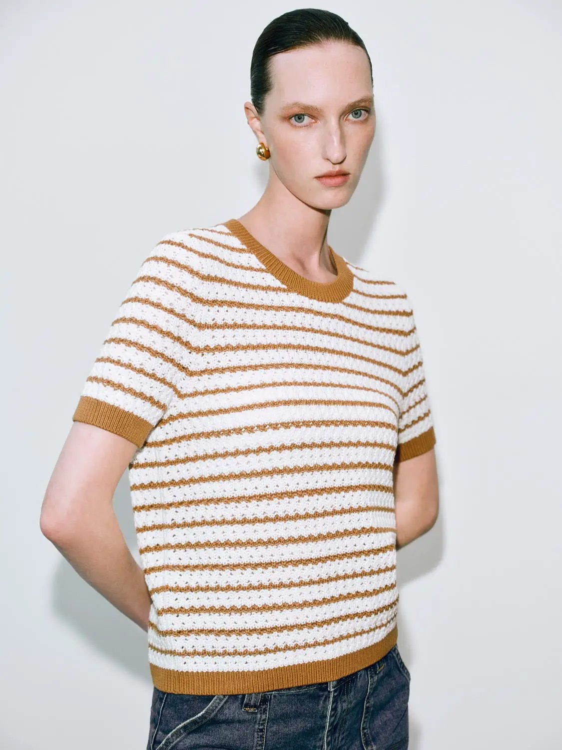 Round Neck Striped Knit Short Sleeve Cotton T-Shirt in camel and white stripes