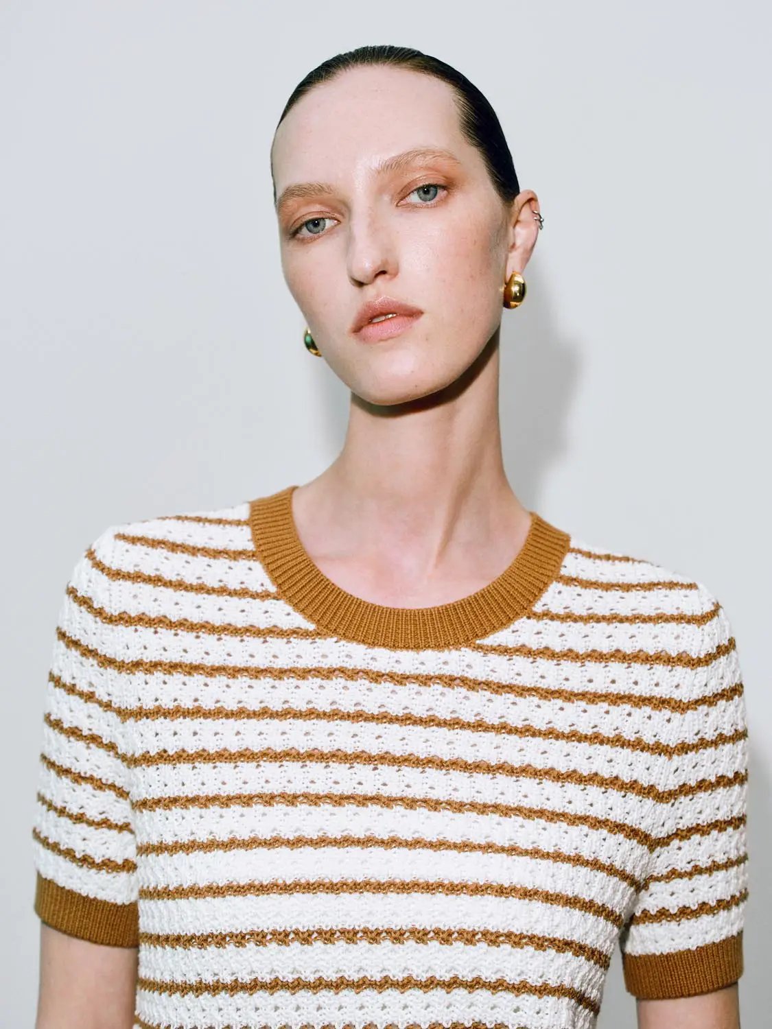 Round-neck striped knit T-shirt in white and camel brown cotton, short sleeves, Urban Revivo Fashion