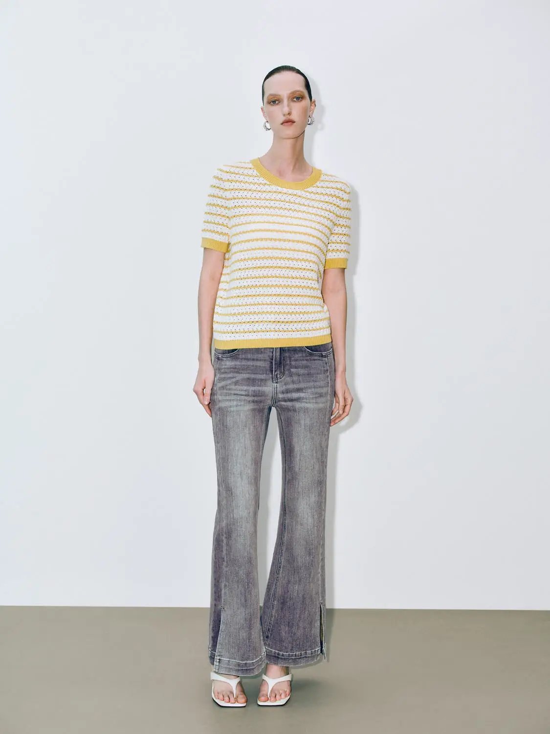 Round-neck striped knit cotton T-shirt, short-sleeve; Urban Revivo Fashion; white with yellow stripes