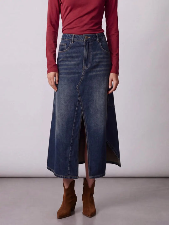 Jupe midi portefeuille asymétrique en jean délavé à empiècement et coutures