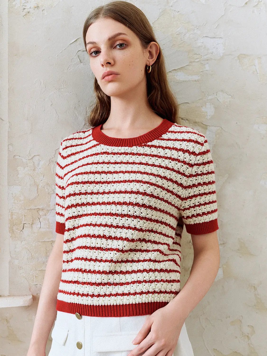 Cotton striped textured knit rib-trim T-shirt, white with red stripes, red crew neck and cuffs, short sleeves