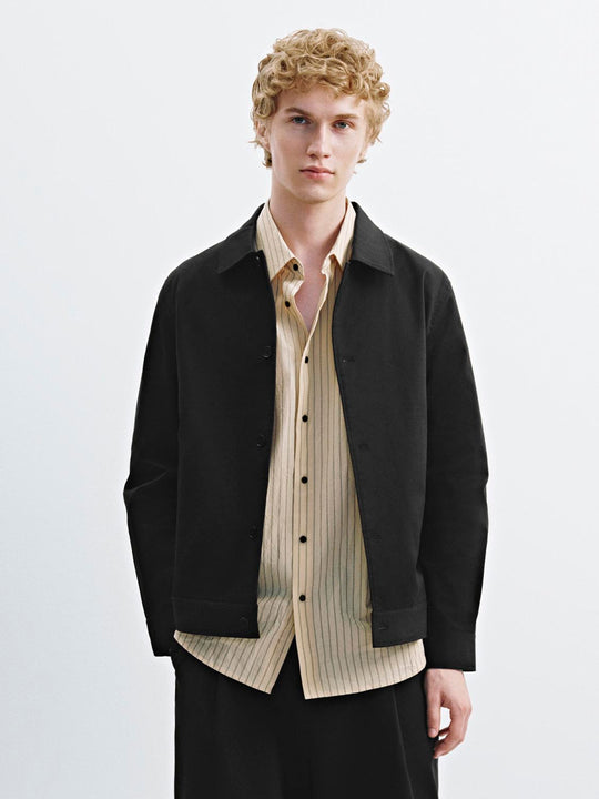 Giacche con bottoni e colletto