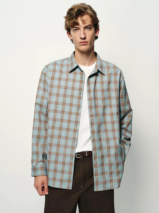 Camicia a maniche lunghe dalla vestibilità regolare, con colletto da camicia e motivo a quadri