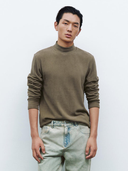 Magliette a maniche lunghe con collo alto