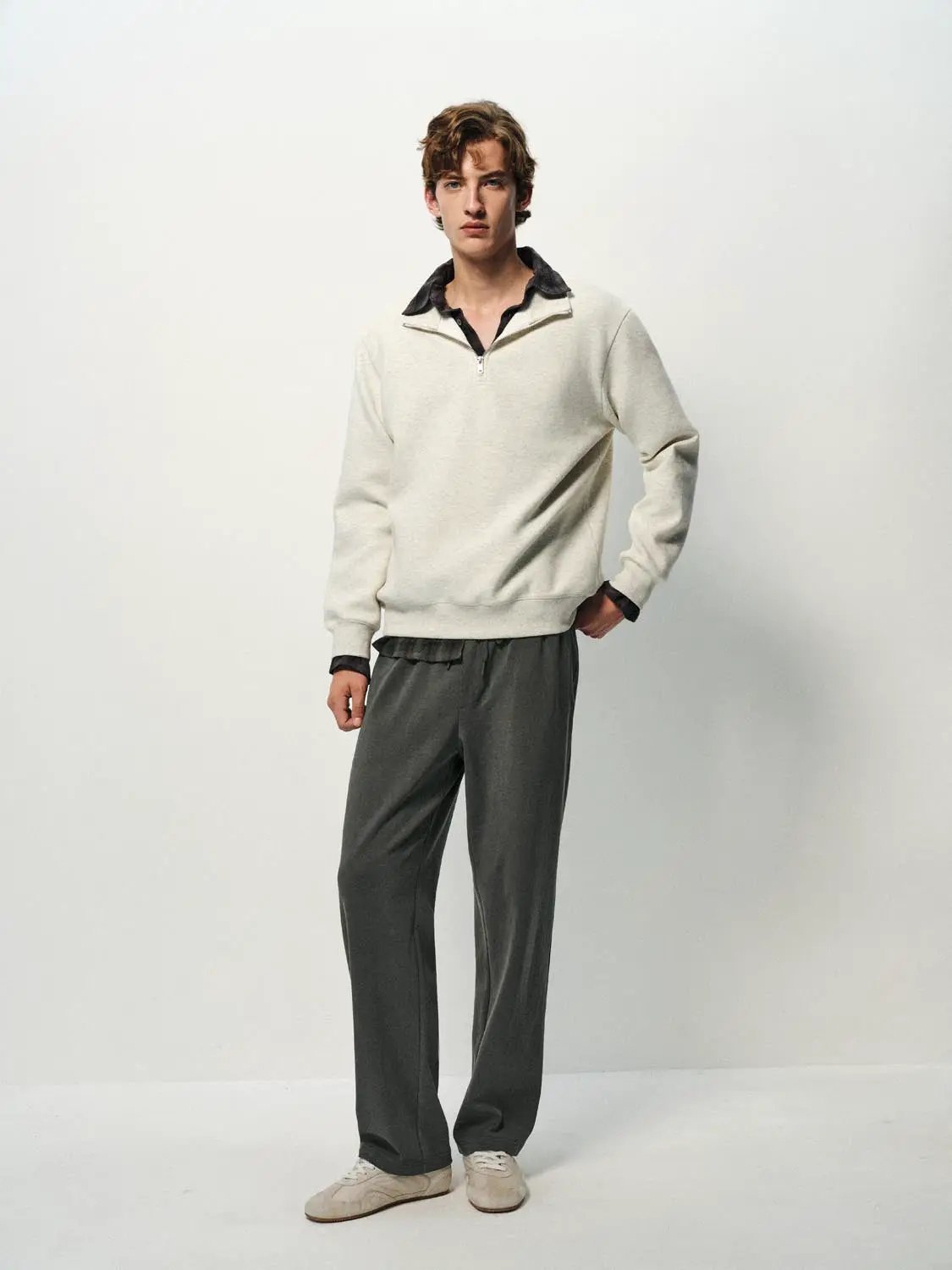 Sweatshirt cream fleece half-zip by Urban Revivo Fashion