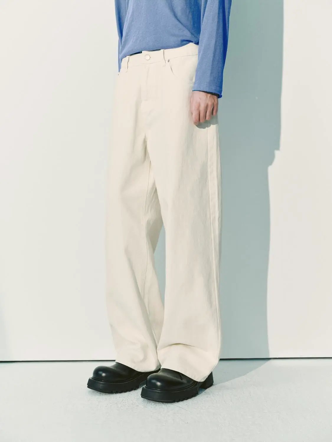 Casual jeans in beige, wide-leg fit by Urban Revivo Fashion