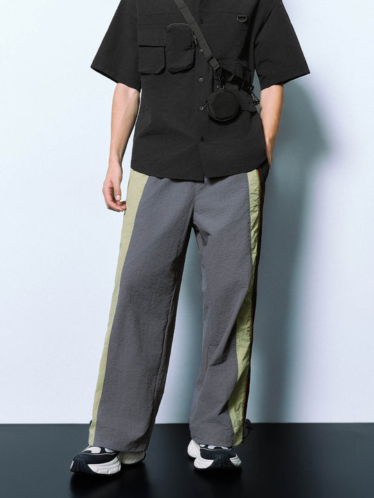 Pantalones anchos con estampado y cintura con cordón