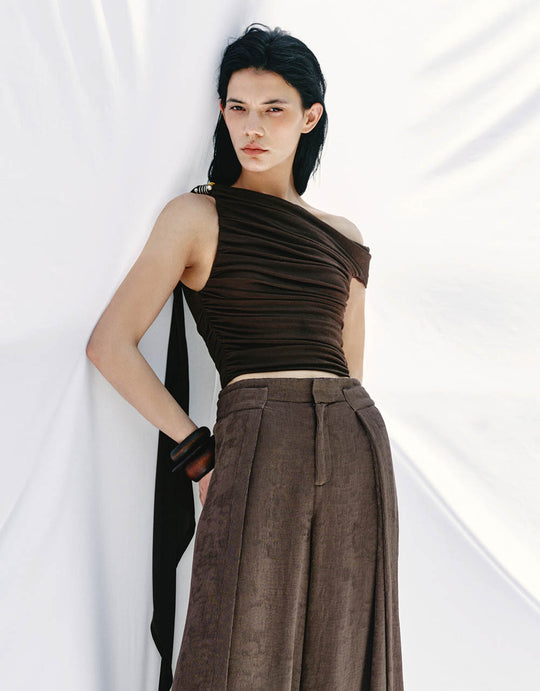 Gerüschtes ärmelloses One-Shoulder-T-Shirt mit schmaler Passform