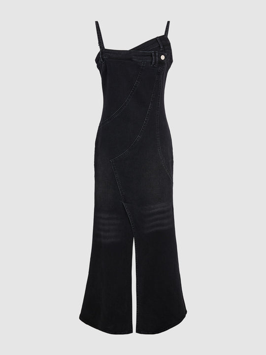 Ärmelloses, eng anliegendes Kleid