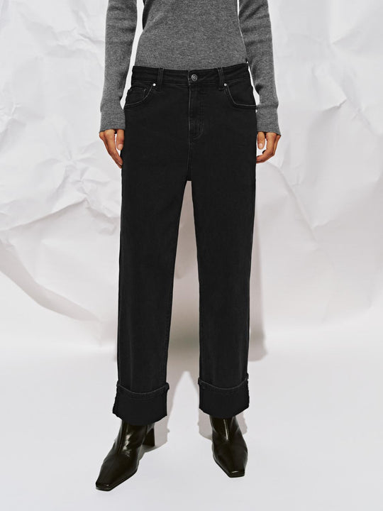 Jeans a gamba dritta con risvolto