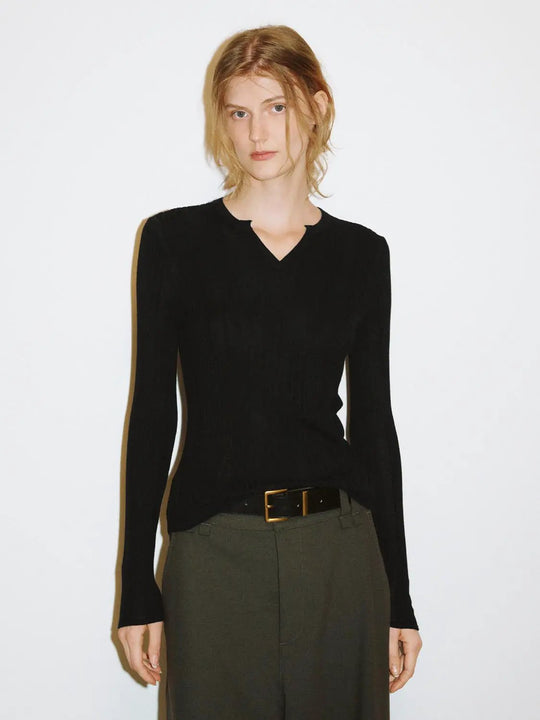 Fitted Textured Knit V-neck Long Sleeve Pullover