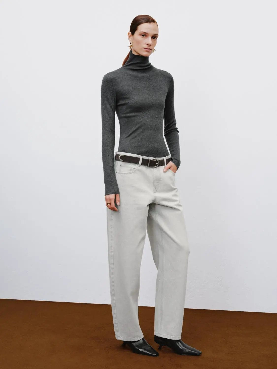 Ribbed fitted mock-neck long-sleeve sweater in charcoal gray