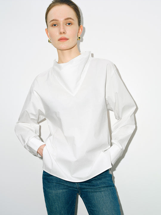 Blusa suelta con cuello alto