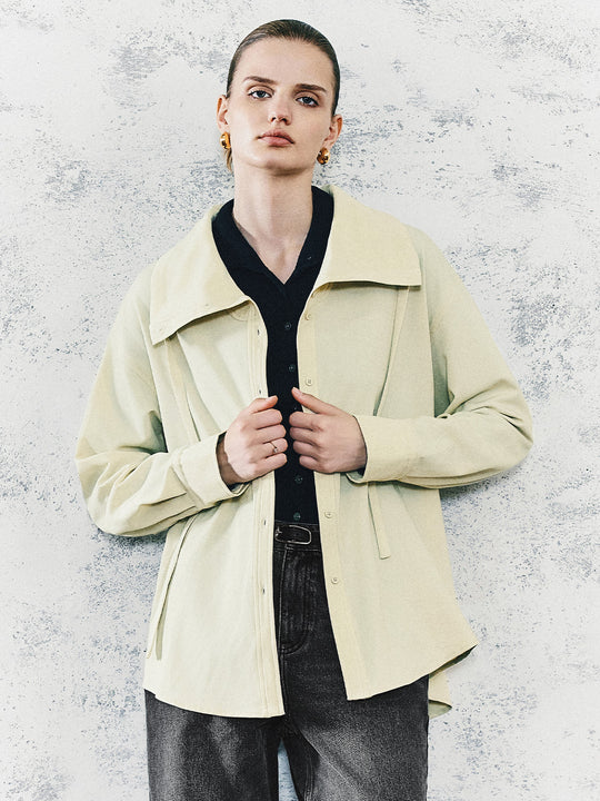 Chemises boutonnées à revers larges