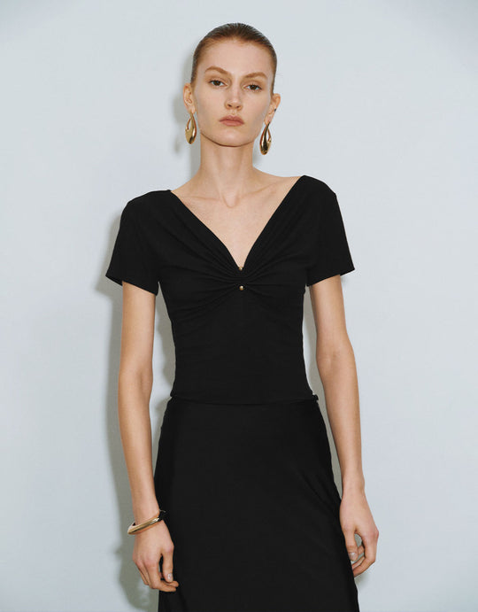 T-shirt moulant à col en V froncé