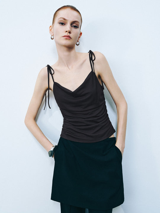 Top aderente con scollo a cappuccio