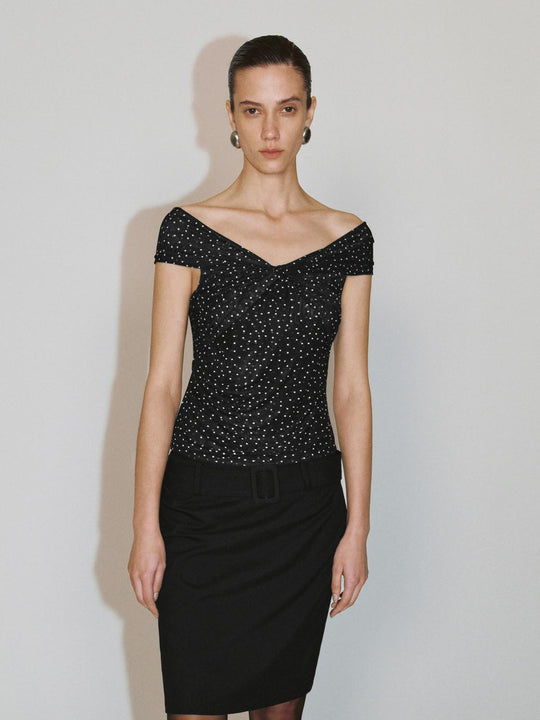 Blusas de lunares con hombros descubiertos