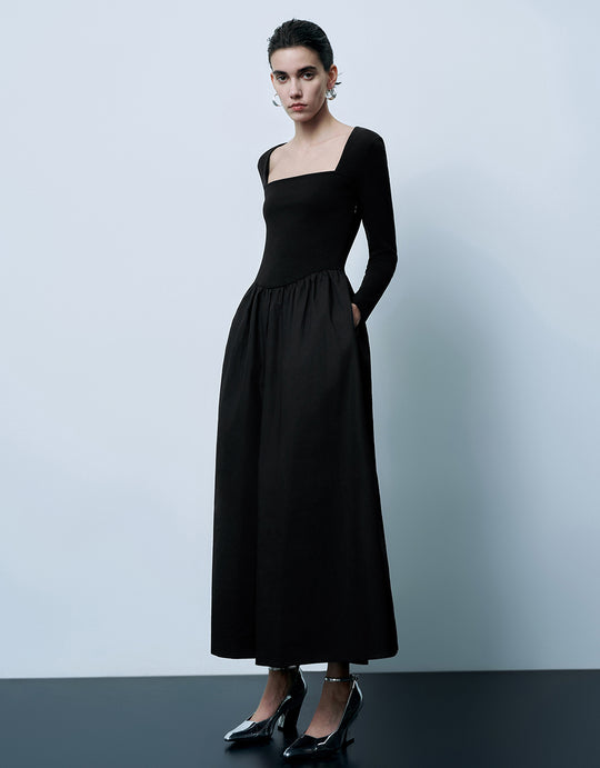 Abito a trapezio con colletto squadrato