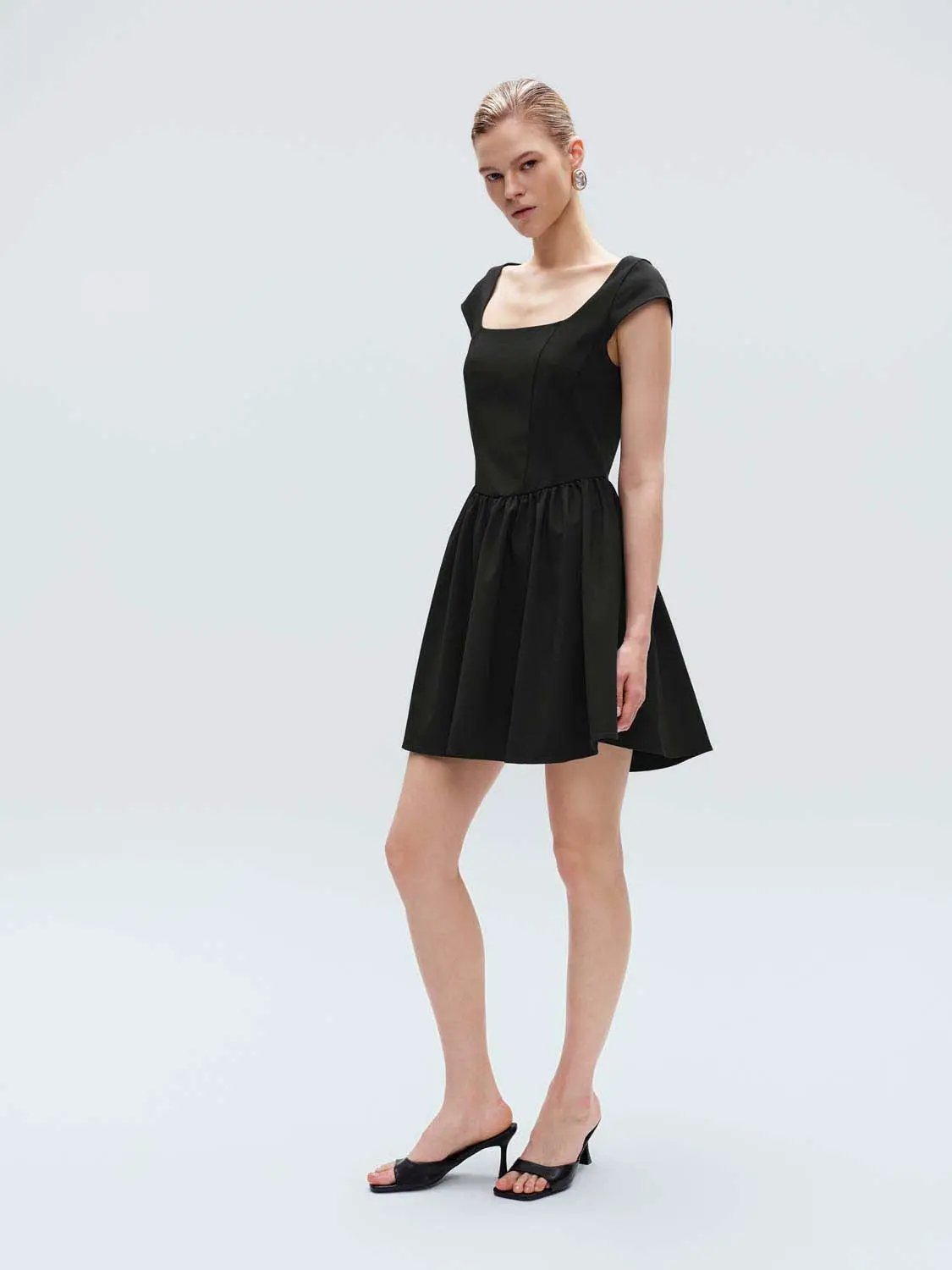 Flared pleated elastic-waist A-line midi dress, black, Urban Revivo Fashion