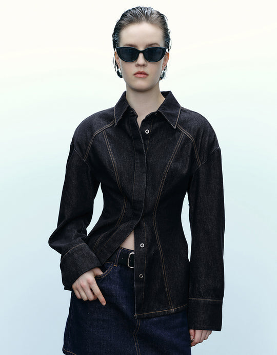 Camisa vaquera ajustada con mangas caídas en los hombros