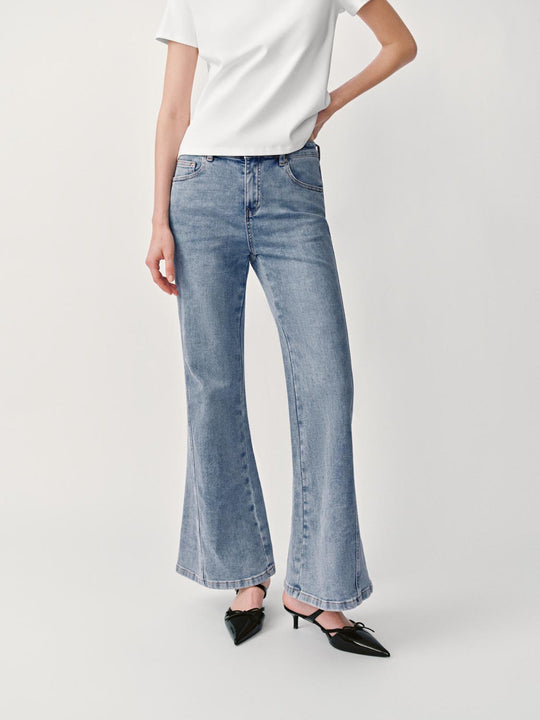 Jean en denim à jambes évasées