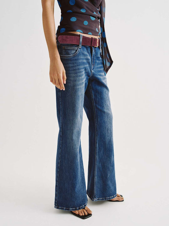 Jean en denim délavé évasé et large, taille mi-haute