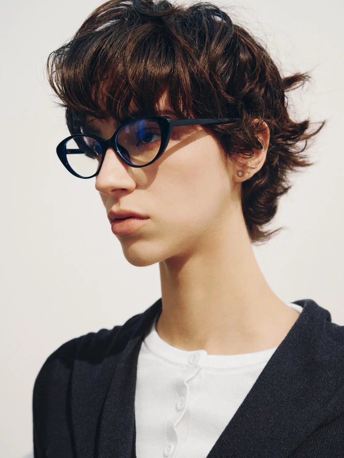 Knit T-Shirt by Urban Revivo Fashion in white, worn by model with round glasses