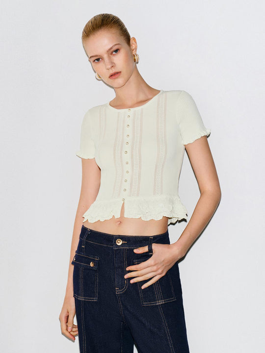 Strickshirt mit Häkelspitzenabschluss und Knopfleiste vorn
