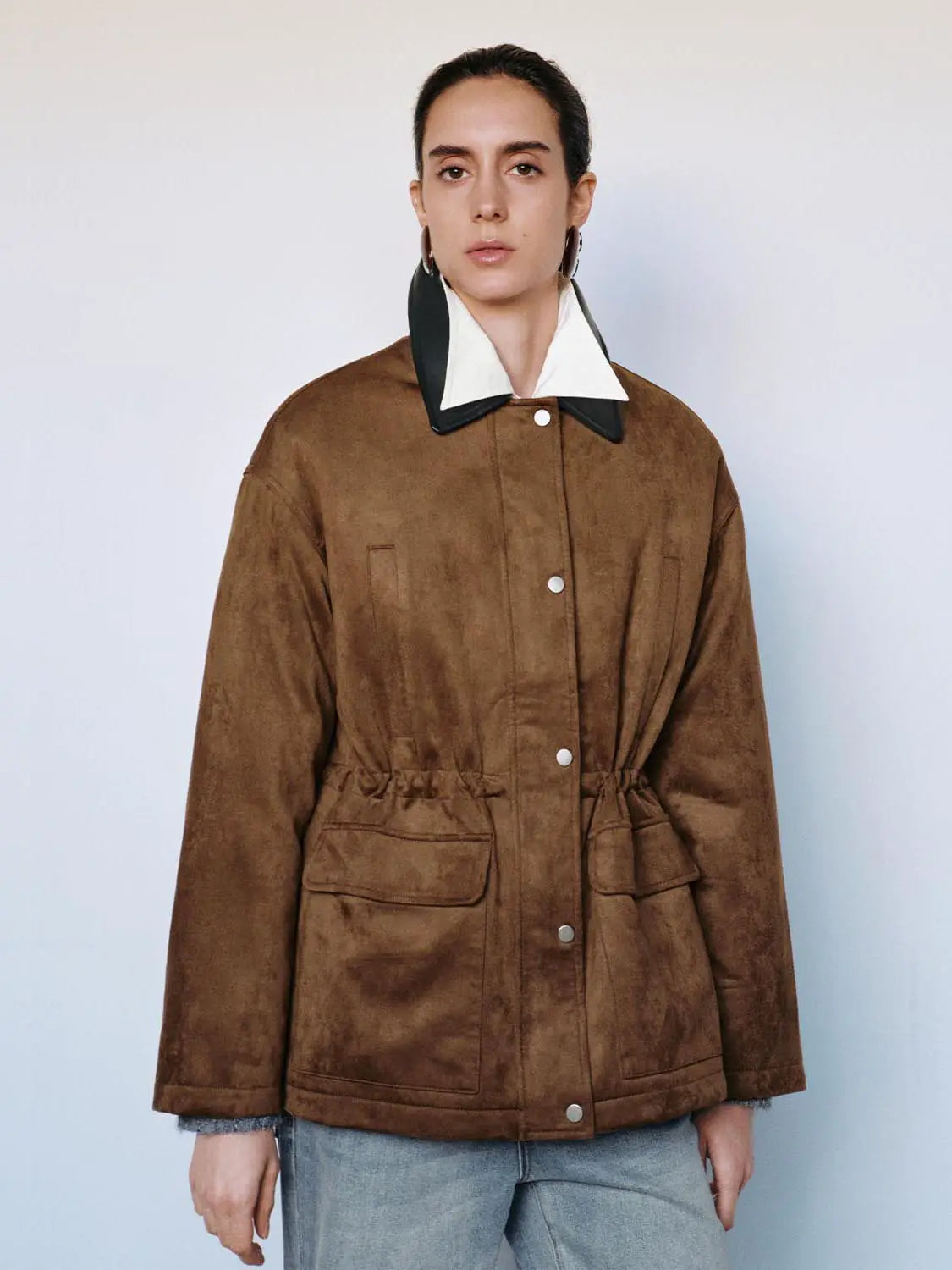 Padded jacket Urban Revivo brown suede with white collar trim and front pockets