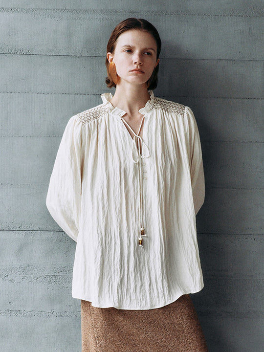 Camicia con lacci davanti e sopra