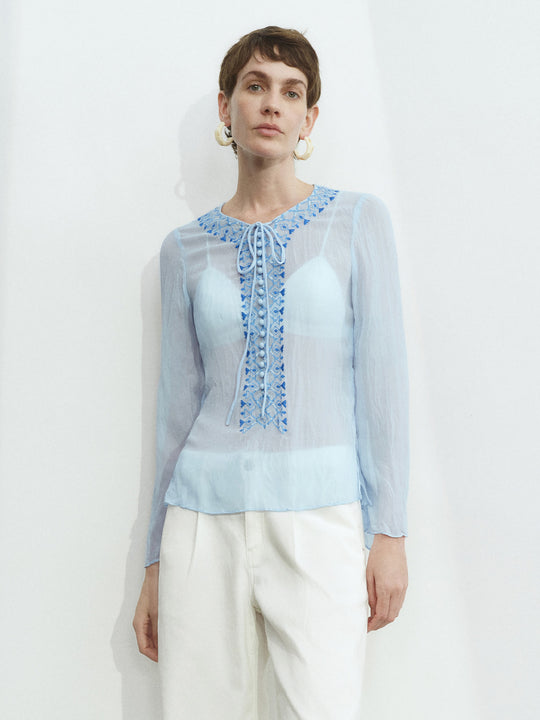 Chemise à lacets devant