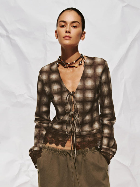 Chemises à carreaux avec ourlet en dentelle fine