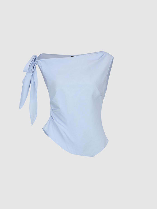 Chemise légère bleu pastel à une épaule