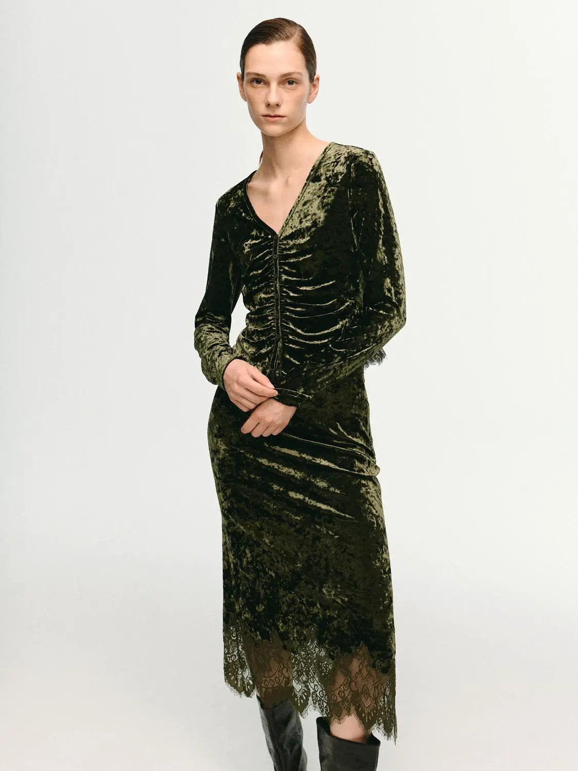 Scalloped lace-hem crushed-textured H-line skirt in olive green by Urban Revivo Fashion