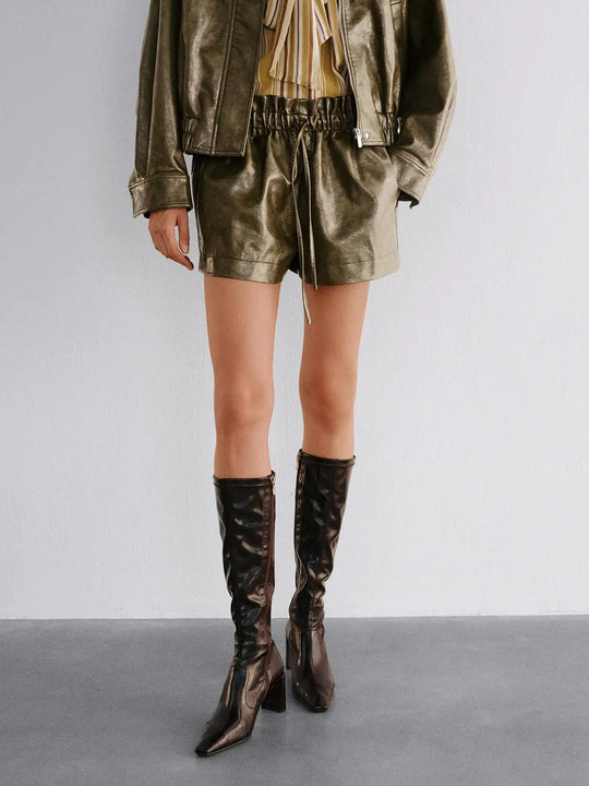 Shorts mit Metallic-Beschichtung, Kordelzug und elastischem Bund