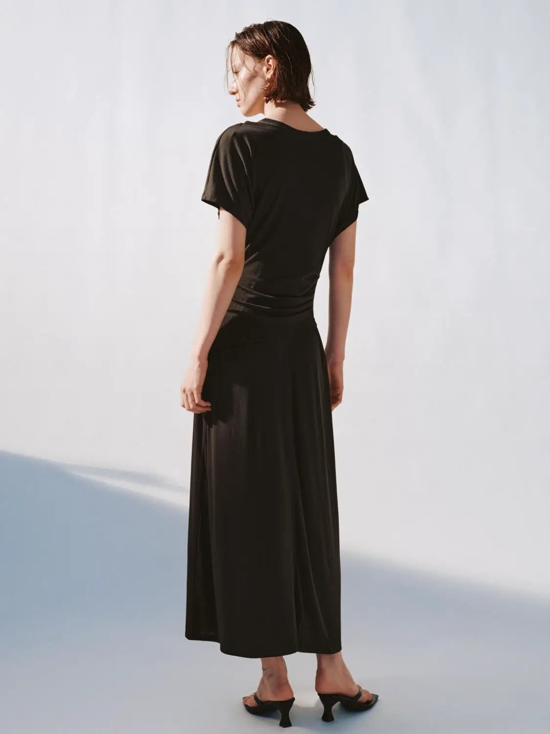 Boat neck strappy draped straight midi dress by Urban Revivo Fashion in black