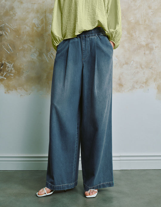 Jeans de pierna ancha con cintura elástica