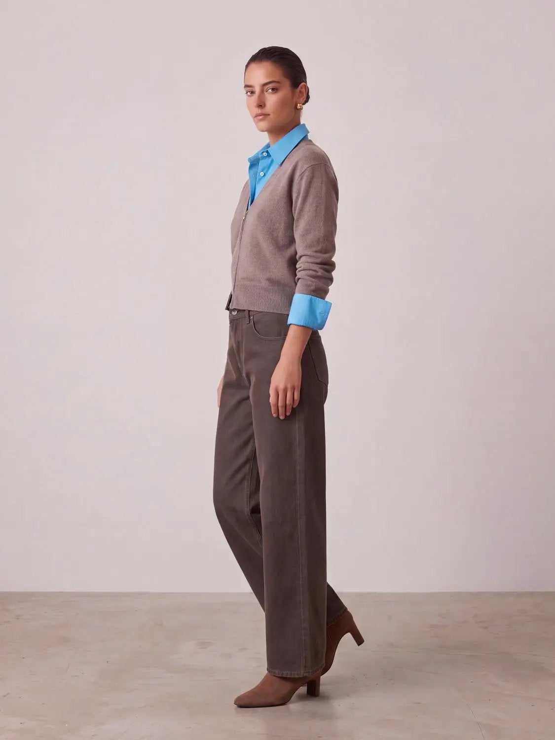 High Waist Contrast Stitch Pocket Loose Wide Leg Denim Pants by Urban Revivo Fashion, brown-washed denim