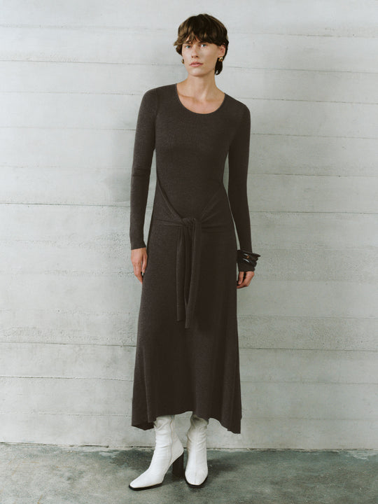 Robes tricotées à nouer sur le devant