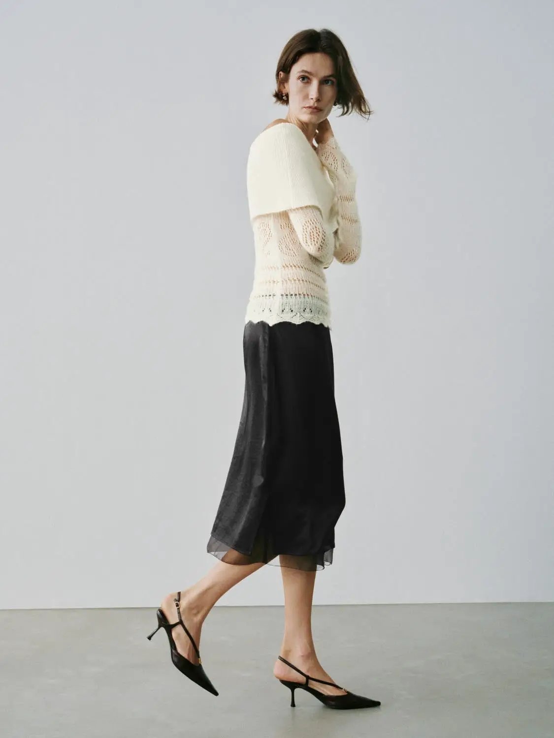 Off-Shoulder rib-knit lace long-sleeve T-shirt in ivory with scalloped hem