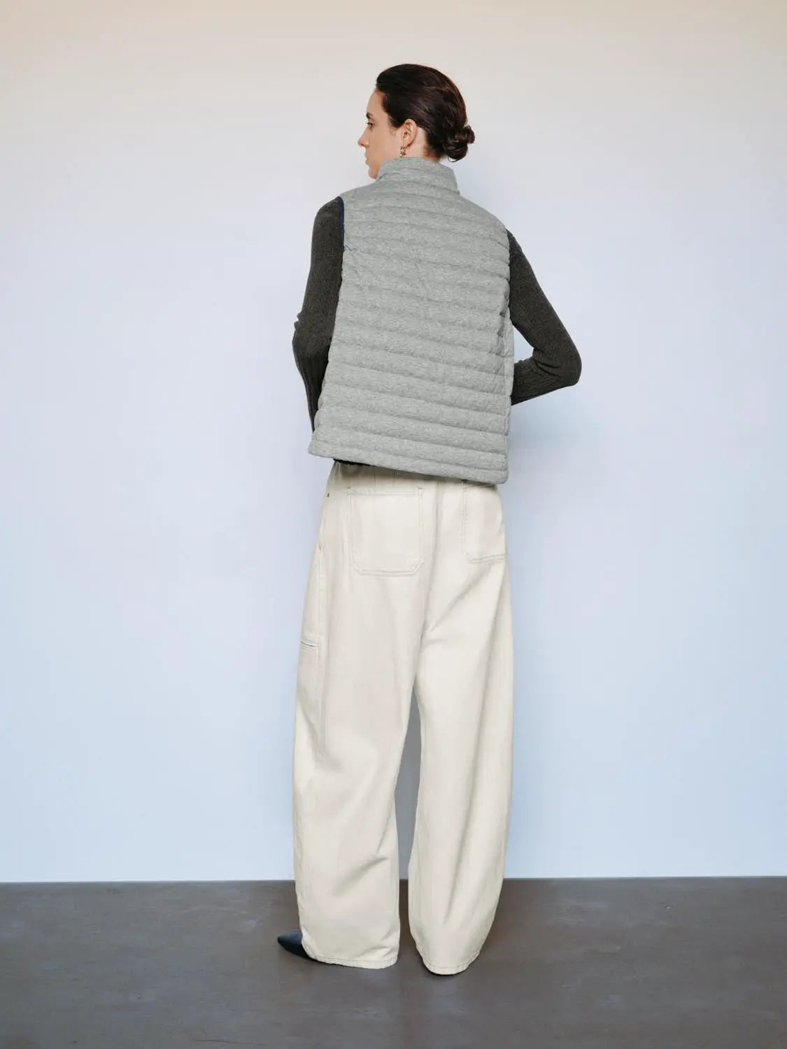 Down Jacket puffer vest, light gray, Urban Revivo Fashion; back view on model.