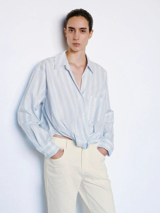 Camisa de algodón oversize de manga larga, con diseño retorcido y rayas