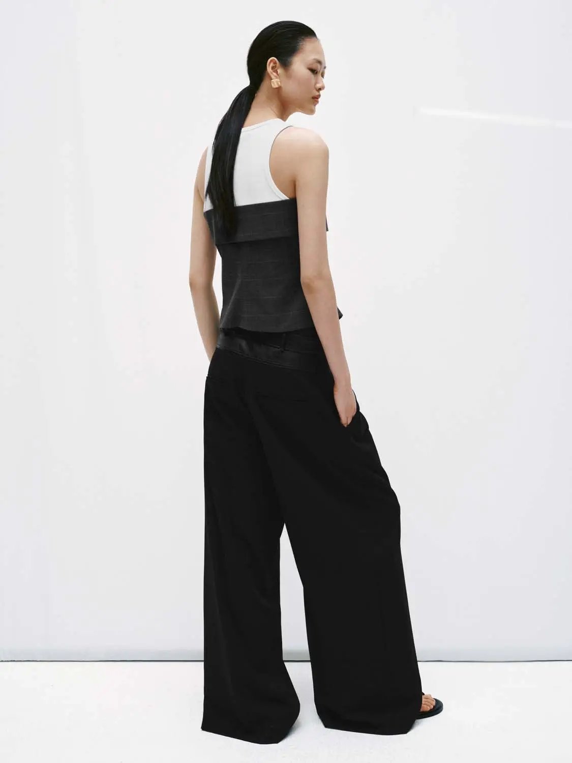 Urban Revivo Fashion 2in1 layered ruched tank top; white underlayer with black overlay, paired with black pants.