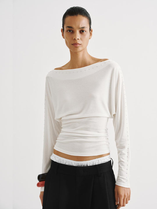 T-shirt in lyocell a maniche lunghe con scollo a barca e perline