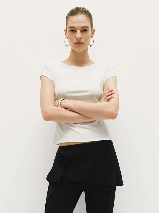 Slight Stretch Fabric With Clean Silhouette T-Shirt