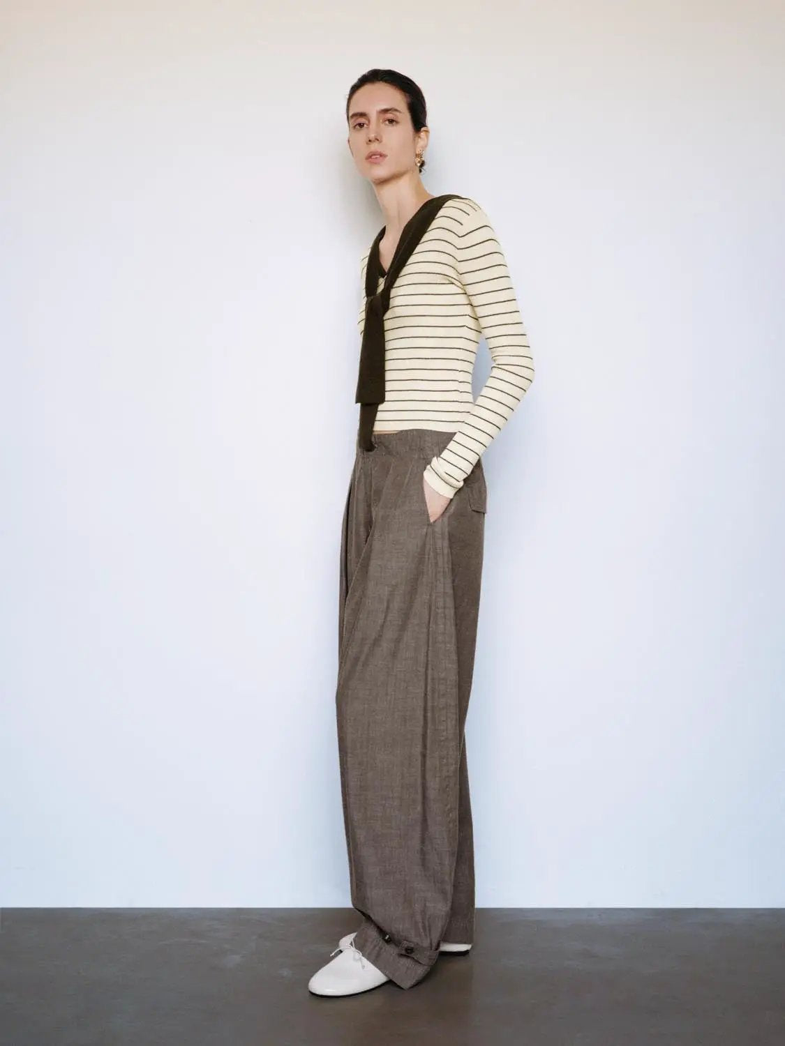 Striped Shawl Fitted V-neck Long Sleeve Knit T-shirt, cream with black stripes