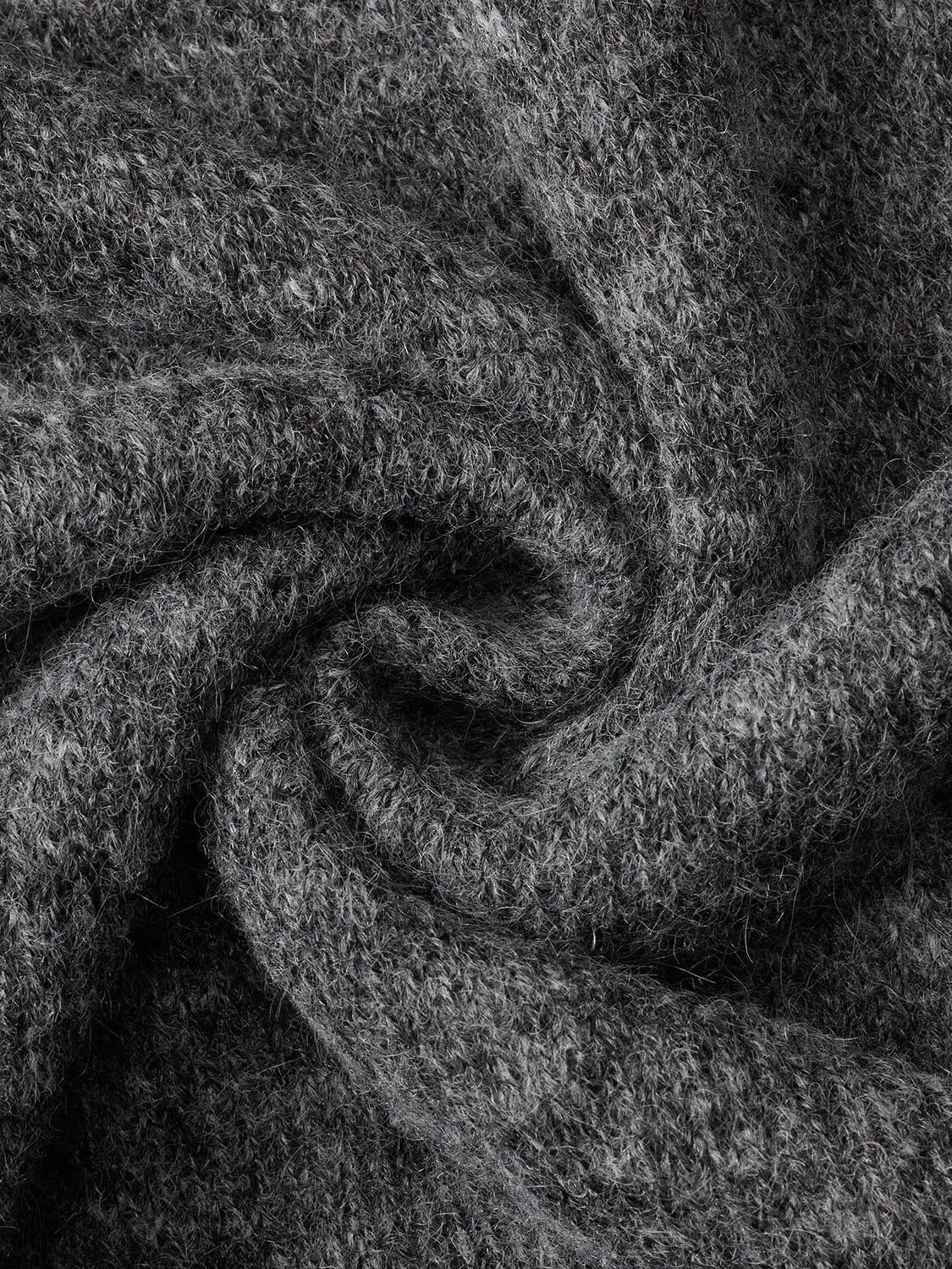 Knit T-shirt fabric swatch in charcoal gray woolly knit, Urban Revivo Fashion