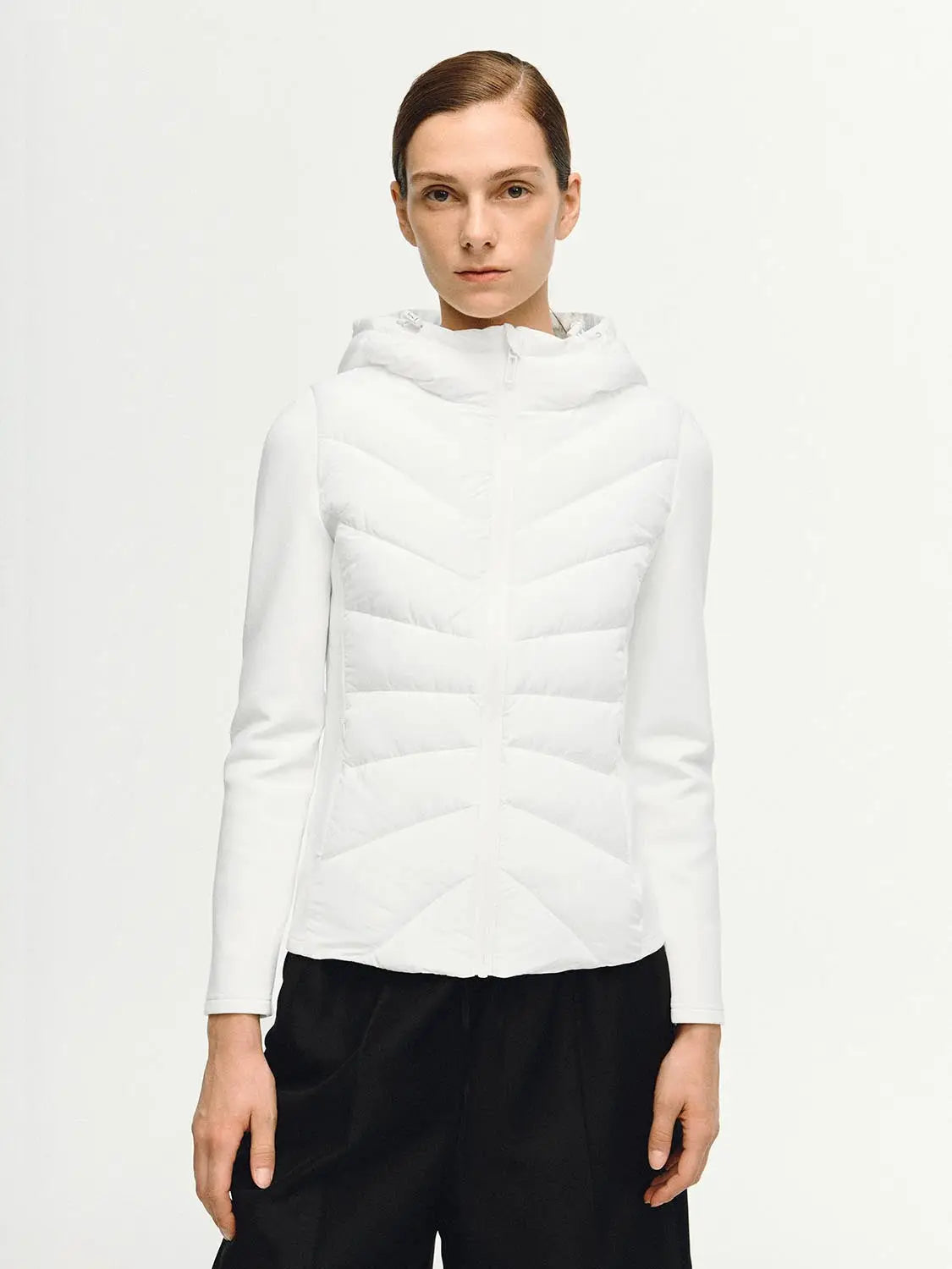 Padded jacket, white chevron-quilted with hood for a clean urban look