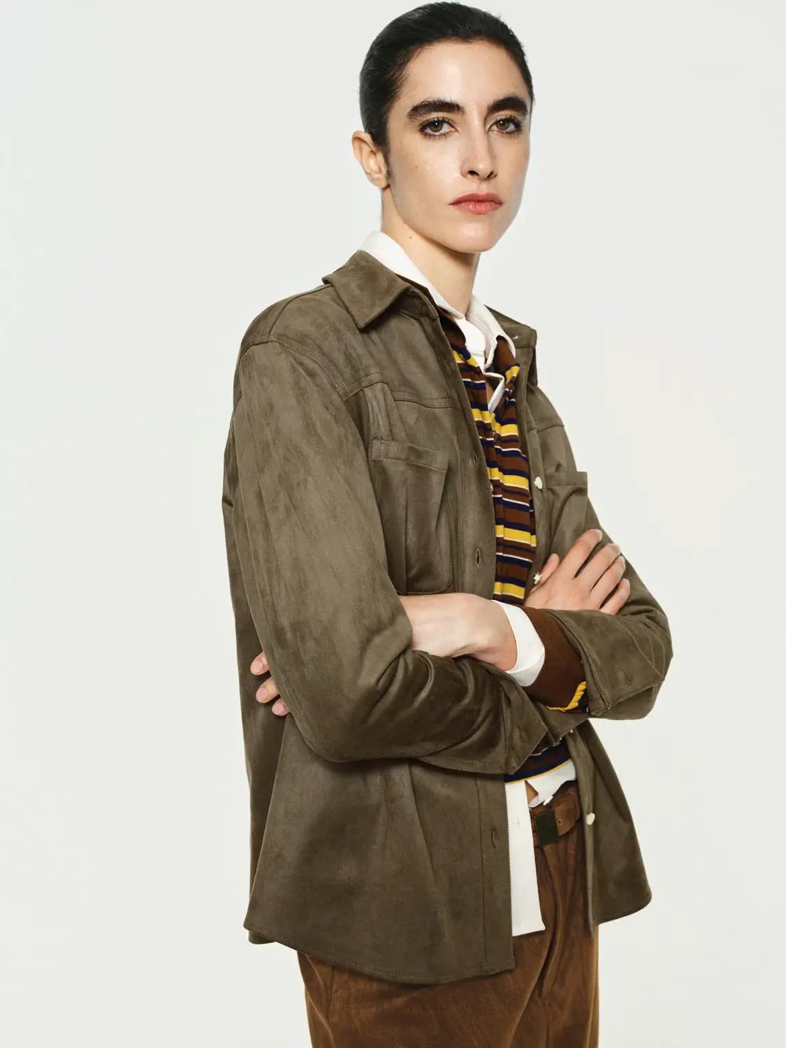 Button-down shirt by Urban Revivo Fashion in olive green with chest pockets