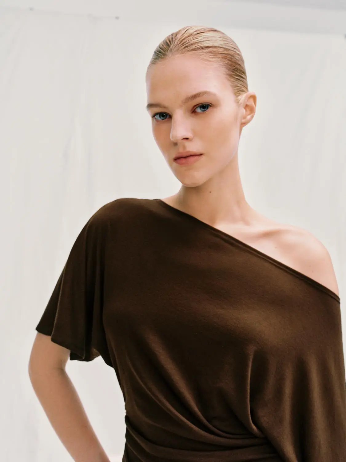 Draped Short Sleeve Ruched Waist T-shirt in brown with off-shoulder neckline